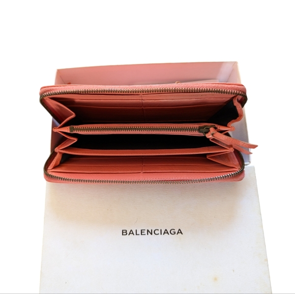 HTF! Coral Wallet with classic hardware - Picture 3 of 9